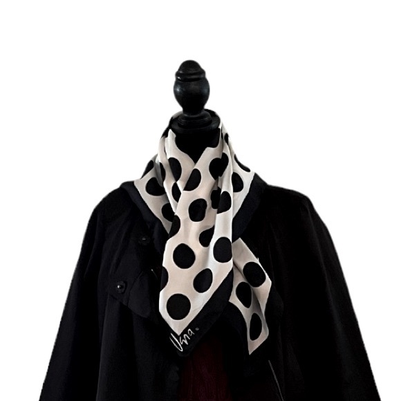 VTG 1960s-1970s Vera Neumann Polka Dot Scarf COLLECTIBLE & LIKE NEW CONDITION - Picture 6 of 6
